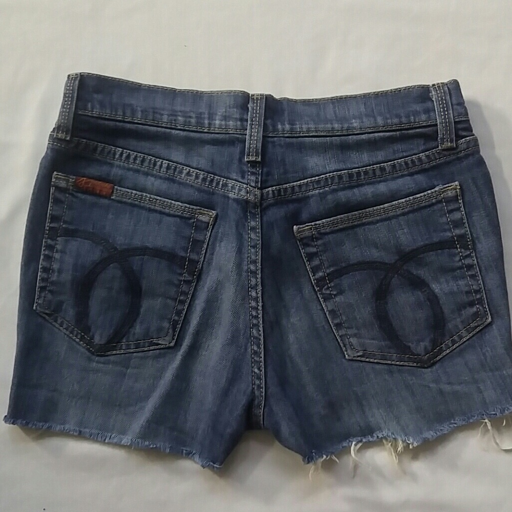 Shorts - Picture 5 of 6